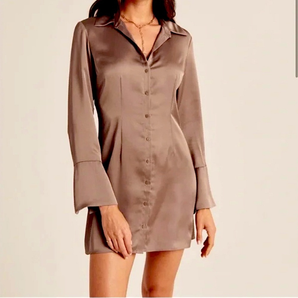 NEW A&F Satin form-fitting Button-Down Dress. Size XXS. Bronze / golden